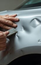 Cómo eliminar abolladuras sin repintar en Málaga, Taller Hermanos Sarmiento